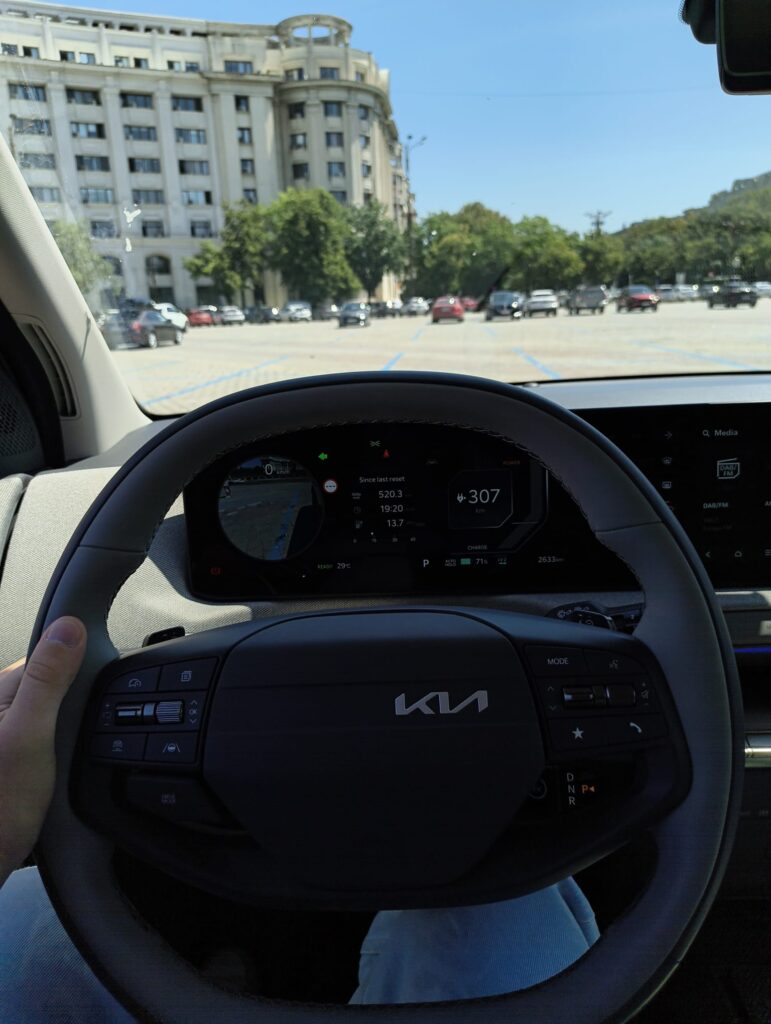 Test KIA EV2: cum se descurcă cea mai mică electrică Kia în traficul din București